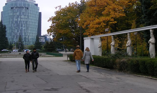 CLOTHES TO WEAR IN OCTOBER IN BUCHAREST DUE TO WEATHER CONDITIONS CLOTHES TO WEAR IN OCTOBER IN BUCHAREST DUE TO WEATHER CONDITIONS