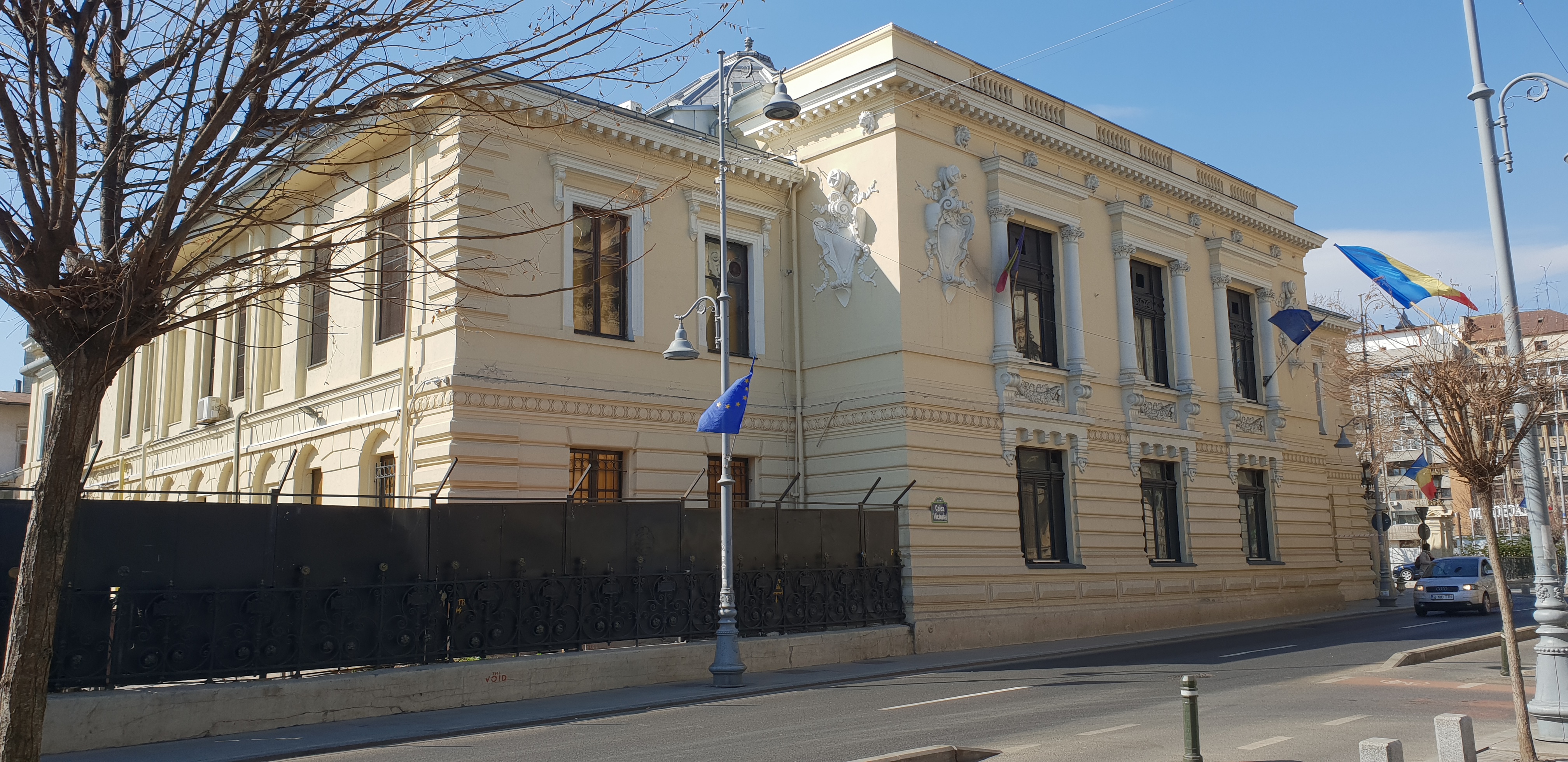 LENS VERNESCU HOUSE BUCHAREST