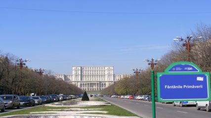 TO DO IN UNIRII SQUARE BUCHAREST
